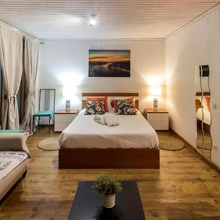 Lägenhet Guest H4u - River View Oporto