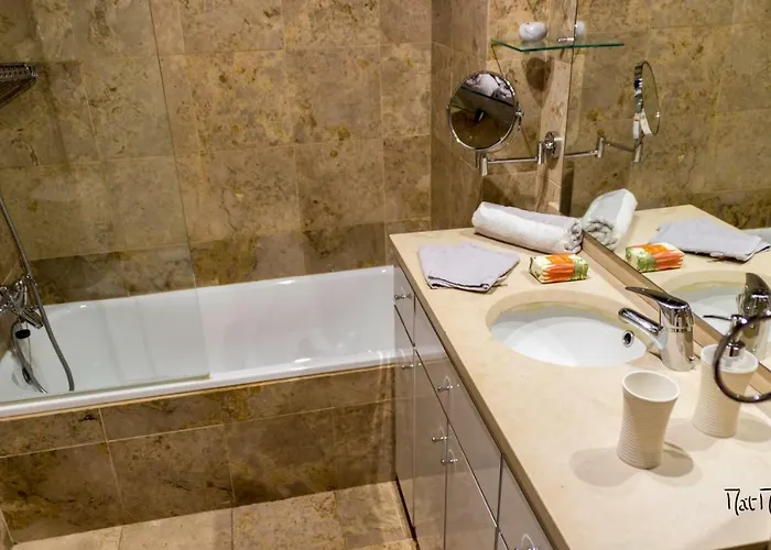 Guest H4u - River View * Porto